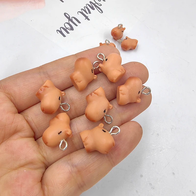 Resin Art Handmade - 10 Breloques Mignonnes de Petits Capybaras