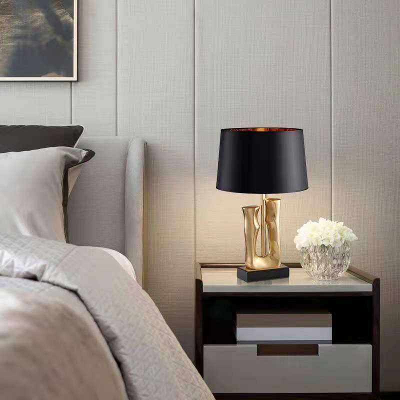 Lampe de table en métal de sty - Resin Art Floor Design avis et prix